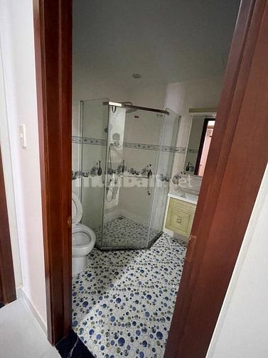 Bán gấp CH Thuận Việt 90m2, 3pn, căn góc, có SH. Giá thật: 4.2 tỷ TL