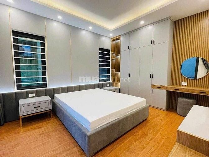 Bán nhà ngõ 132 Cầu Diễn. Đẹp Long lanh. 30m2. Xây 5 tầng. MT 5,5m. 