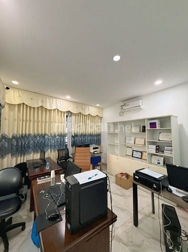 Bán nhà MT đường CMT8 - Q.10 DTSD gần 700m2 - Phù hợp kinh doanh