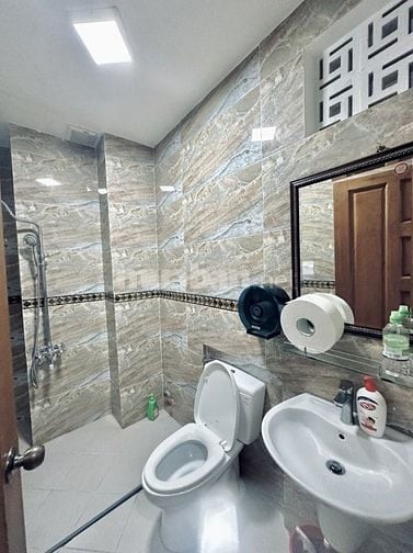 Bán nhà MT đường CMT8 - Q.10 DTSD gần 700m2 - Phù hợp kinh doanh