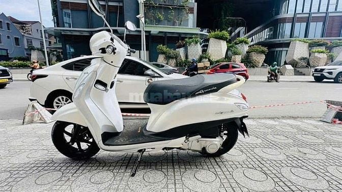 Góc bán xe Grande yamaha 2022 màu ngọc trai