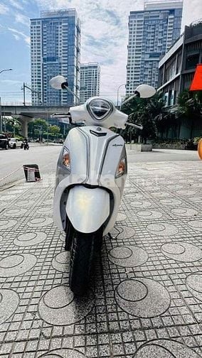 Góc bán xe Grande yamaha 2022 màu ngọc trai