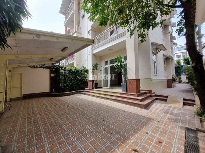 Villa trệt 3 lầu, 6 phòng ngủ rộng, thiết kế thoáng p. An Khánh, Q2