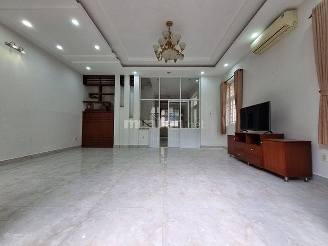 Villa trệt 3 lầu, 6 phòng ngủ rộng, thiết kế thoáng p. An Khánh, Q2