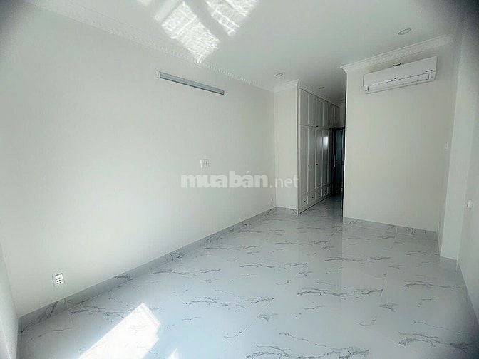 Nhà mới,đẹp, view sông thoáng mát Mặt tiền  Lưu Hữu Phước P15 Q8 120m2