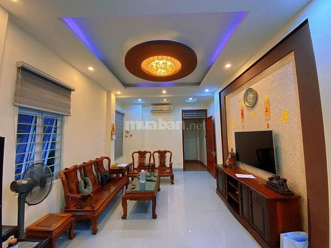 Bán nhà Mạc Thái Tổ, Cầu Giấy, Hà Nội. 40m2, sổ vuông, nhỉnh 14 tỷ