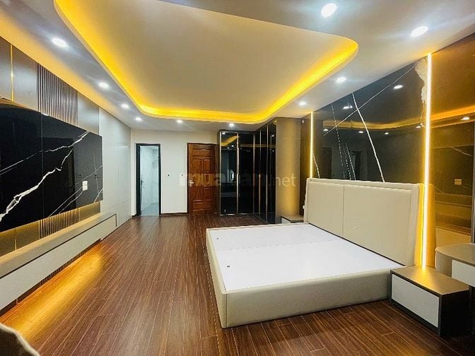 ⭐️ BÁN GẤP NHÀ PHỐ LĨNH NAM 120m2 OTO TRÁNH KD GIÁ 24.5 TỈ CÓ TL .