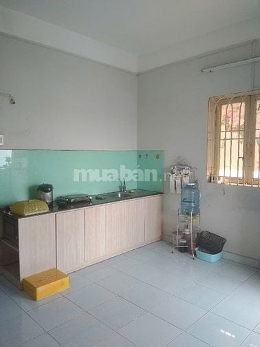 Cho thuê căn hộ Lầu 4 Gò Công P.13 Quận 5 giá 5 triệu – 50m2