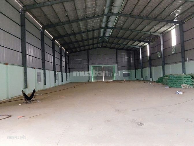 Cho thuê kho xưởng ngoài  KCN Đức Hòa, Long An, diện tích : 2.000m2