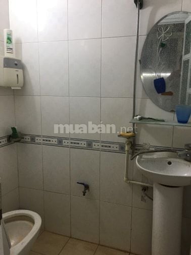 Bán căn hộ tầng 4, tập thể 8/3, 60 m2, sổ đỏ chính chủ. 2,85 tỷ