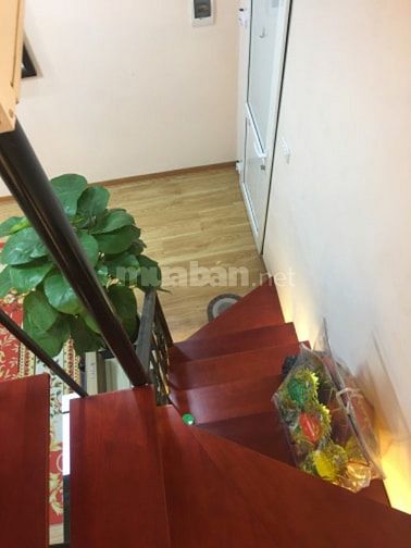 Bán căn hộ tầng 4, tập thể 8/3, 60 m2, sổ đỏ chính chủ. 2,85 tỷ