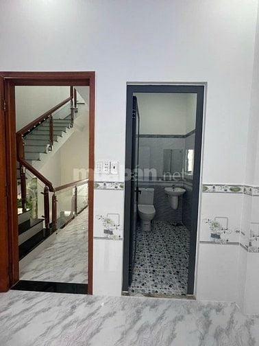 Nhà Xây Đc Vài Năm Còn Rất Mới 4.6*22. 3 Tầng 4pn 5wc Giá 5.69 tỉ