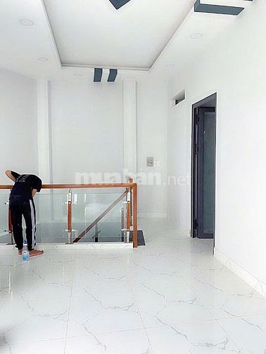 Nhà mới ở liền Âu Dương Lân P3Q8 4PN 61,5m2 shr hiện hữu hoàn công đủ