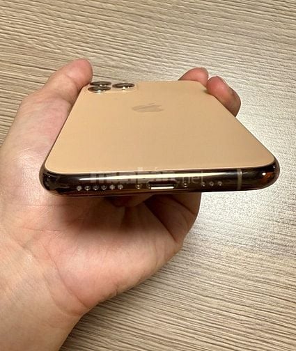 [HCM] [Bán] iPhone 11 Pro (chưa sửa chữa) + tặng 10 ốp + Cường Lực chố