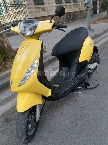 Cần bán xe Piagio zip 100cc màu vàng biển 30L6, xe đep, chạy bốc