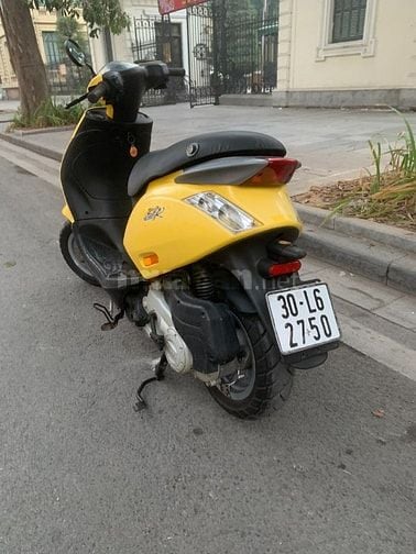 Cần bán xe Piagio zip 100cc màu vàng biển 30L6, xe đep, chạy bốc