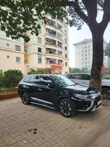 Bán xe ôtô Mitsubishi Premium chính chủ , đi từ đầu