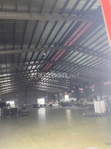 Bán nhà xưởng trong KCN Đức Hòa, Long An, KV: 14.000m2,xưởng: 8.000m2 