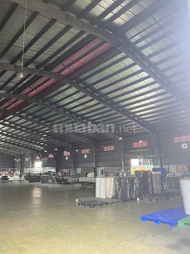 Bán nhà xưởng trong KCN Đức Hòa, Long An, KV: 14.000m2,xưởng: 8.000m2 