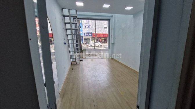 Cho thuê nhà MT đường 3/2 P.11 Quận 10 giá 16 triệu 30m2