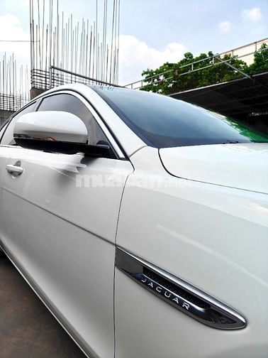 Jaguar XE 2.0T model 2016 nhập anh quốc