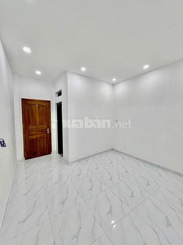 ÂU DƯƠNG LÂN QUẬN 8 GIÁP QUẬN 1 HẺM Ô TÔ 4M 60M2 4 TẦNG MỚI TINH