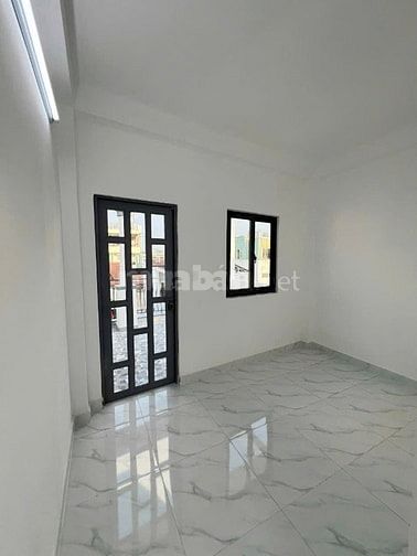 ÂU DƯƠNG LÂN QUẬN 8 GIÁP QUẬN 1 HẺM Ô TÔ 4M 60M2 4 TẦNG MỚI TINH