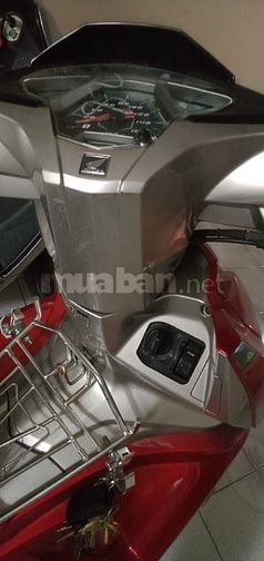 Bán 01 xe Honda Airblade màu đỏ đen, năm 2018