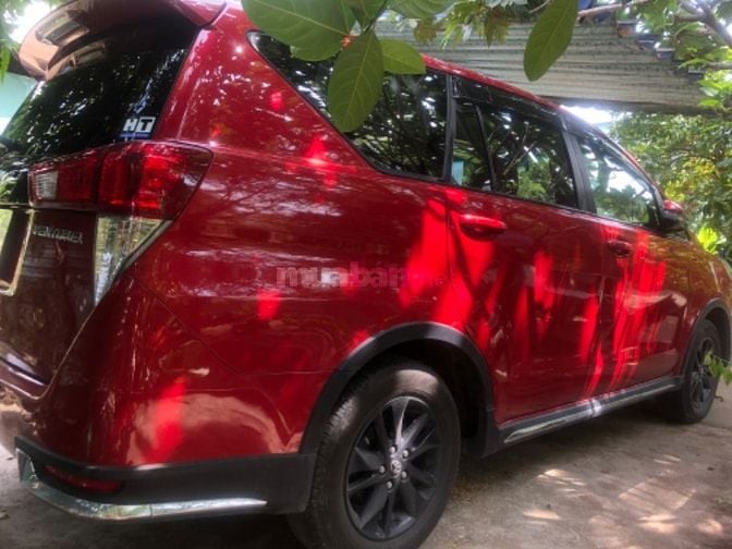 Bán xe Toyota Inova Venturer mua mới 2019, 43000km