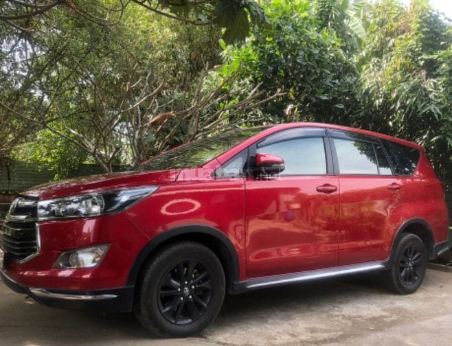 Bán xe Toyota Inova Venturer mua mới 2019, 43000km