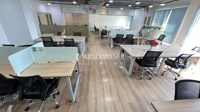 Cho thuê nguyên một sàn tầng 5 rộng 320m2 tòa nhà mặt đường Lê Hồng Ph