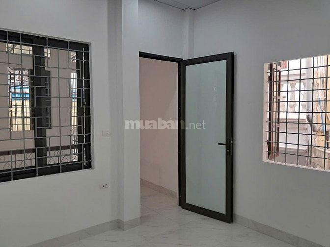 Nhà 3 mặt thoáng, 35.2m2, 3 tầng  ( gần trường Kinh tế,BK, Xây dựng )