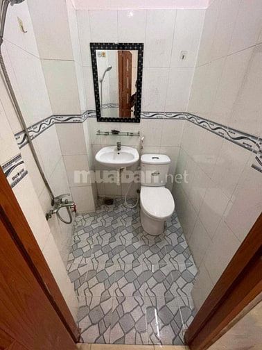Chính chủ cho thuê nhà nguyên căn đường Lạc Long Quân, P.10, Tân Bình