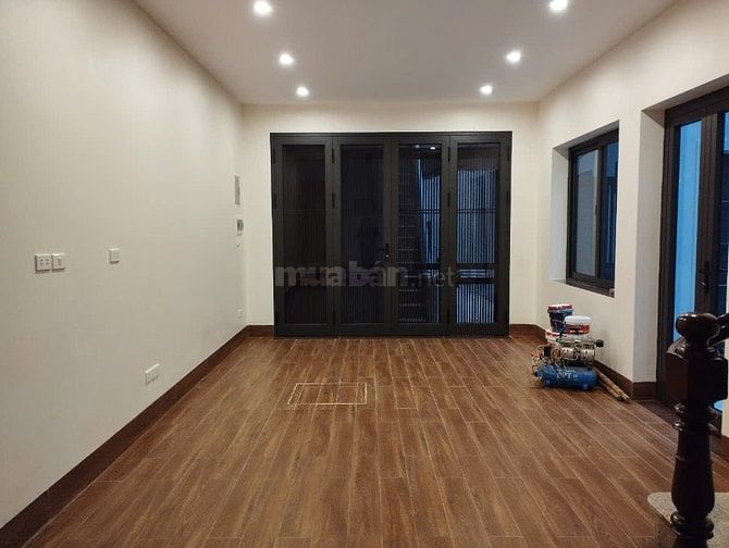 Cho thuê sàn văn phòng tại Đội Cấn, Hà Nội