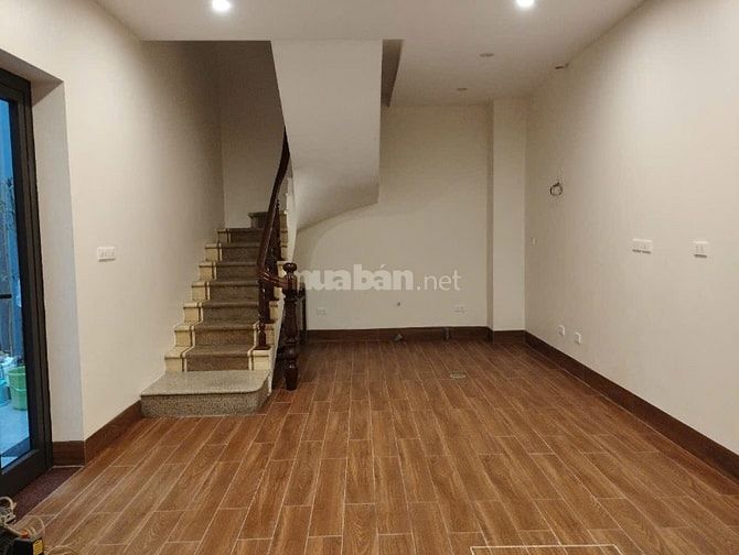 Cho thuê sàn văn phòng tại Đội Cấn, Hà Nội