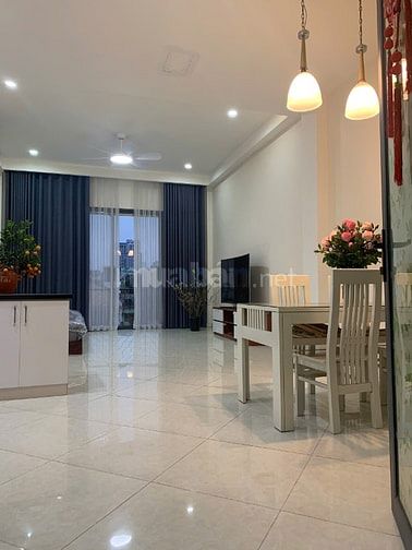 Cho thuê căn hộ ngõ 210 Đội Cấn, 100m2, 2 ngủ, full đồ