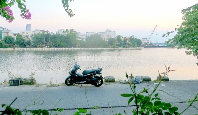 Cho thuê nhà mặt tiền nhìn ra sông, view sông Như Ý, Sông Hương