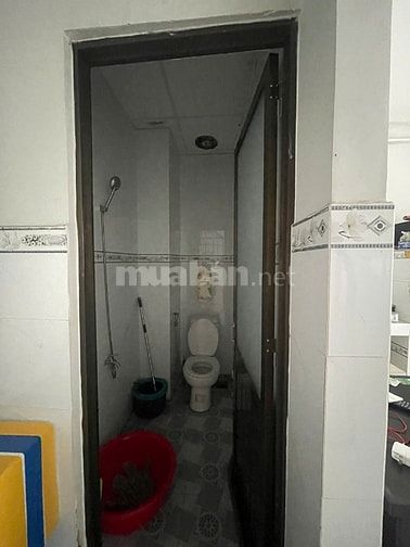 Cho thuê nhà 1 trệt 2 lầu, 2PN, 3WC