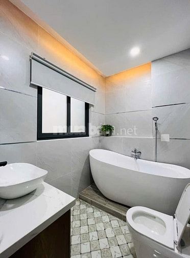 Bán nhà hẻm xe hơi 5m đường Quang Trung, P.8, 4 x 16, 5 lầu giá 7.9 tỷ