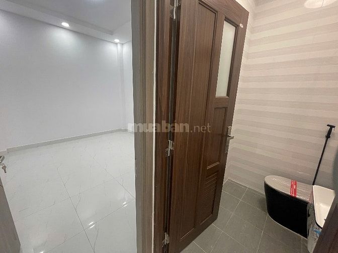 🏠Bán nhà 5 lầu hẻm xe hơi ngay chợ Phú Lâm