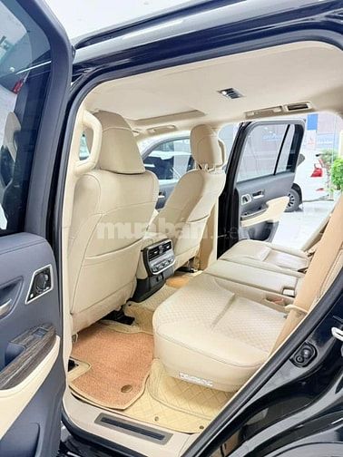 Toyota Land Cruiser LC300 sản xuất 2022, 1 chủ Hà Nội.