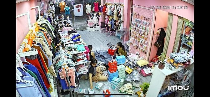 Sang shop thời trang trẻ em Hoàng Diệu 2, DT: 4x9,5m, mb 13tr/ tháng