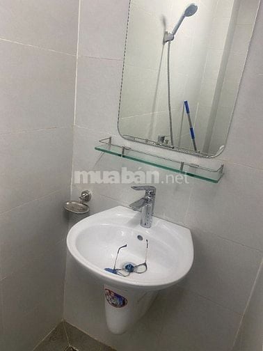 Cho thuê nhà MP 83 Hàng Chiếu, 80m2 x 4 tầng, MT 4m