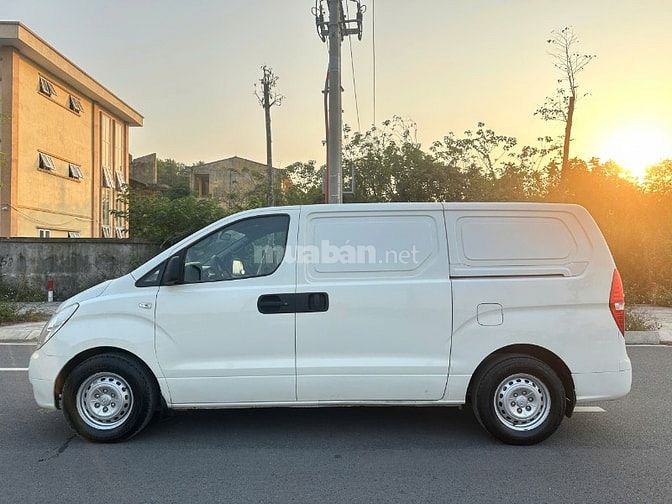 Bán Hyundai Starex tải van 3 chỗ đời 2011,máy dầu,số sàn