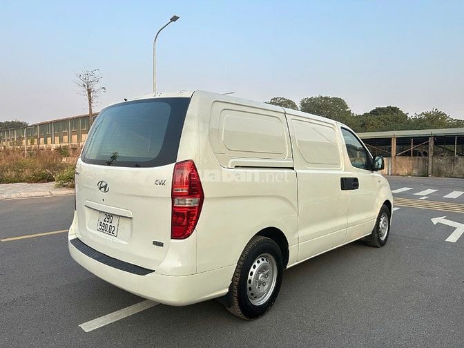 Bán Hyundai Starex tải van 3 chỗ đời 2011,máy dầu,số sàn