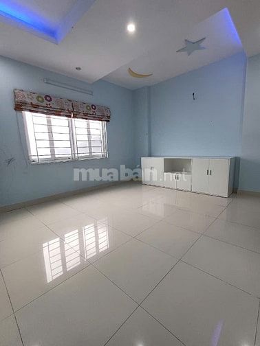 BÁN NHÀ LÊ ĐẠI HÀNH QUẬN 11, 55M2 (5*11), HẺM 4M CÁCH MT 30M 3 TẦNG.