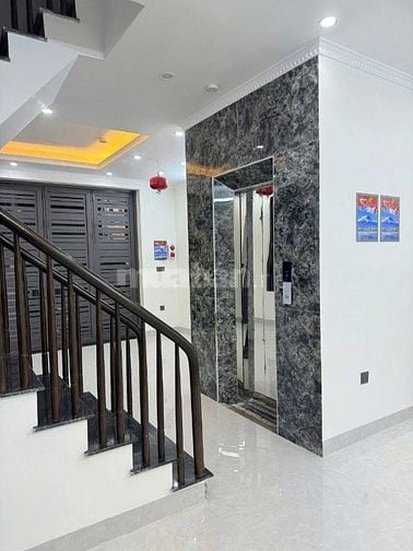 HOÀN KIẾM Ô TÔ VÀO NHÀ KINH DOANH Ô CHỜ THANG MÁY 80m 6 TẦNG