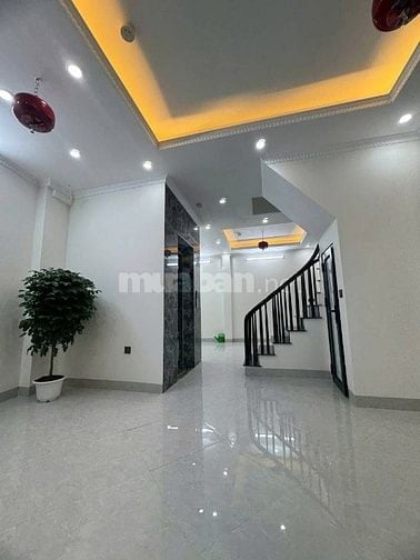 HOÀN KIẾM Ô TÔ VÀO NHÀ KINH DOANH Ô CHỜ THANG MÁY 80m 6 TẦNG