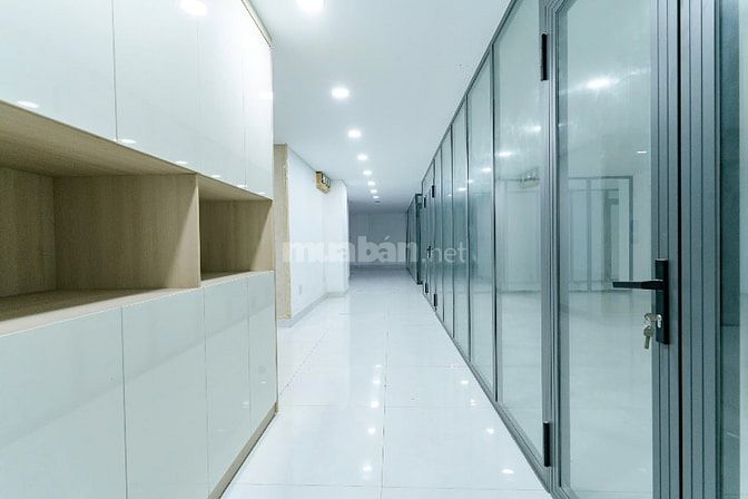 Tòa nhà Văn Phòng 6 Tầng , DTSD gần 2400m2 , sẵn HĐ thuê 350tr/tháng 