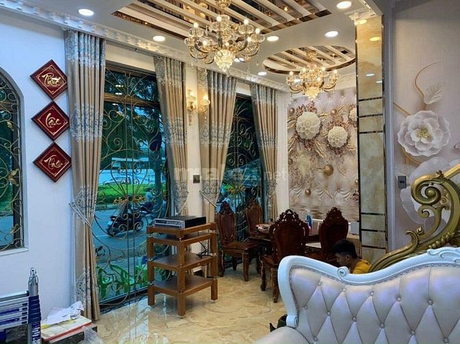 Biệt thự mới 200m2 sẵn nội thất, khu tên lửa